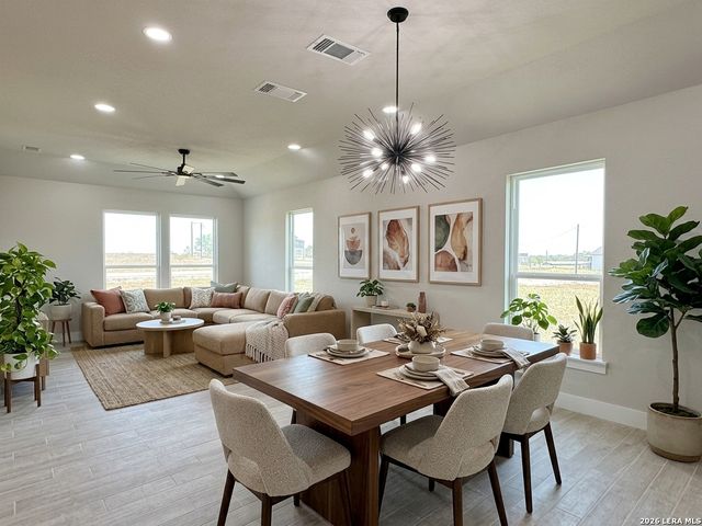 125 Camino Verde Ct, La Vernia, TX 78121