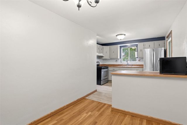 212 Davis Ave, Shaler, PA 15223