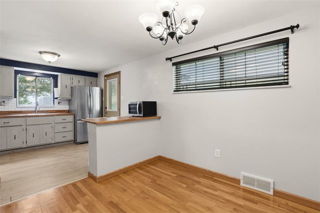 212 Davis Ave, Shaler, PA 15223