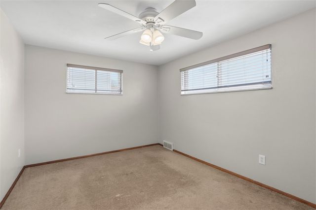 212 Davis Ave, Shaler, PA 15223