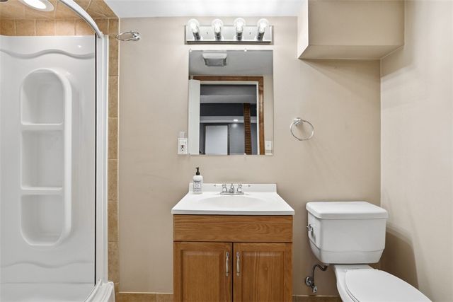 212 Davis Ave, Shaler, PA 15223