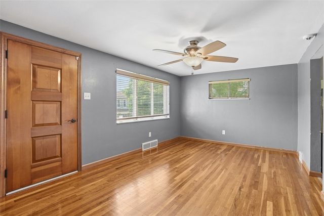 212 Davis Ave, Shaler, PA 15223