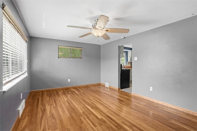 212 Davis Ave, Shaler, PA 15223