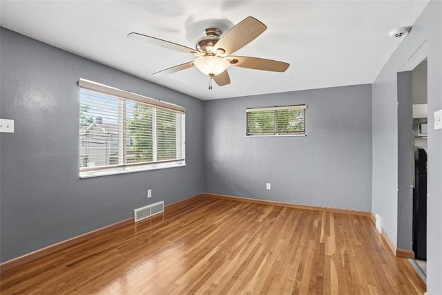 212 Davis Ave, Shaler, PA 15223