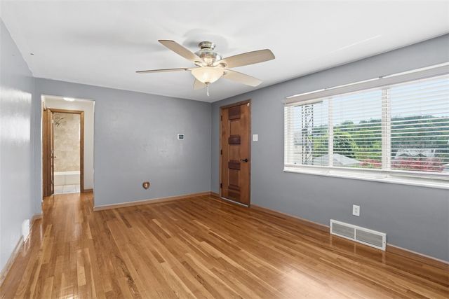 212 Davis Ave, Shaler, PA 15223
