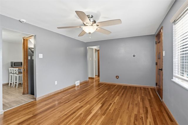 212 Davis Ave, Shaler, PA 15223