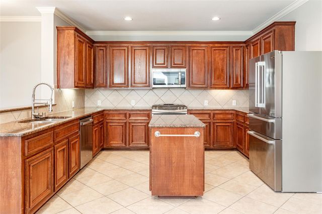 9223 Gauguin Lane, Houston, TX 77459