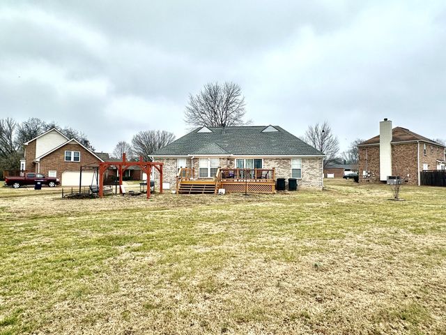 1000 Don Blair Dr, Smyrna, TN 37167