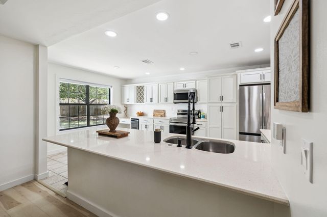 124 Meadow Woods Lane, Niceville, FL 32578