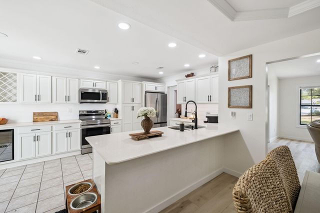 124 Meadow Woods Lane, Niceville, FL 32578