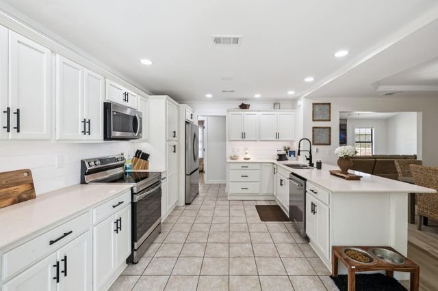 124 Meadow Woods Lane, Niceville, FL 32578