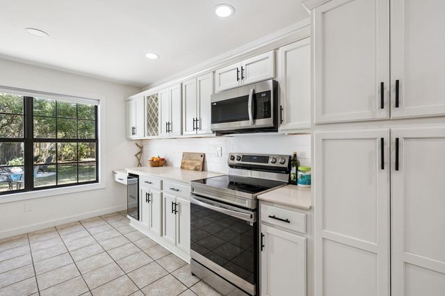 124 Meadow Woods Lane, Niceville, FL 32578