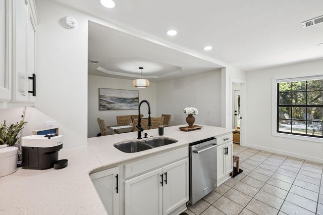 124 Meadow Woods Lane, Niceville, FL 32578