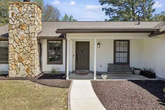 124 Meadow Woods Lane, Niceville, FL 32578