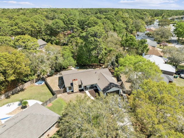 124 Meadow Woods Lane, Niceville, FL 32578