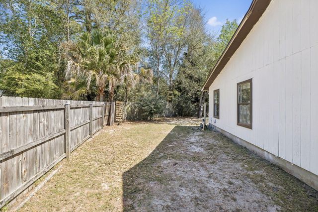 124 Meadow Woods Lane, Niceville, FL 32578