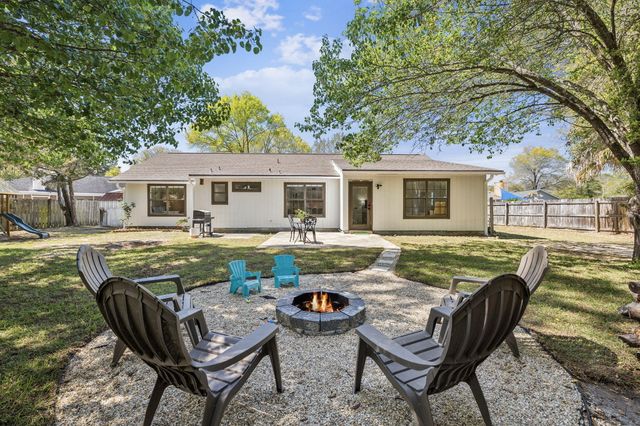 124 Meadow Woods Lane, Niceville, FL 32578