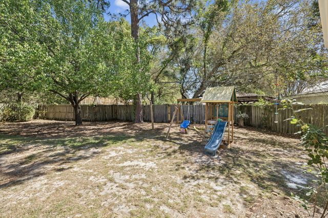 124 Meadow Woods Lane, Niceville, FL 32578