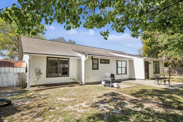 124 Meadow Woods Lane, Niceville, FL 32578