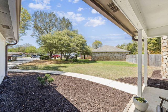 124 Meadow Woods Lane, Niceville, FL 32578