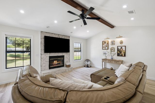 124 Meadow Woods Lane, Niceville, FL 32578