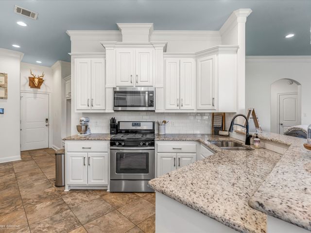 690 Lessie Drive, Stonewall, LA 71078