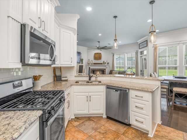 690 Lessie Drive, Stonewall, LA 71078