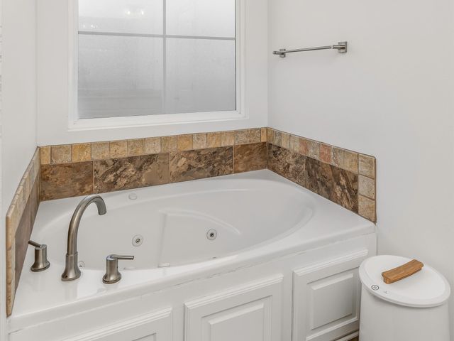 690 Lessie Drive, Stonewall, LA 71078