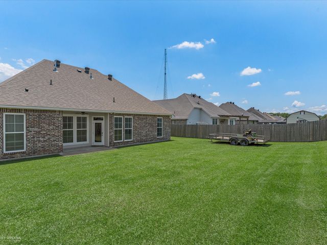 690 Lessie Drive, Stonewall, LA 71078