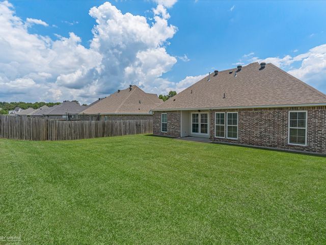 690 Lessie Drive, Stonewall, LA 71078