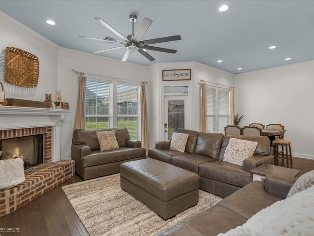 690 Lessie Drive, Stonewall, LA 71078