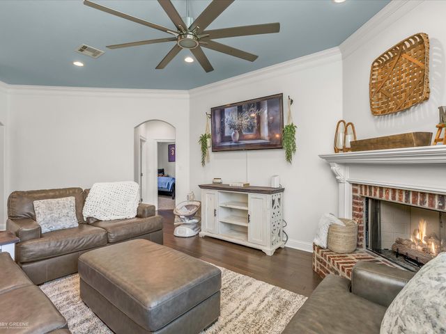 690 Lessie Drive, Stonewall, LA 71078