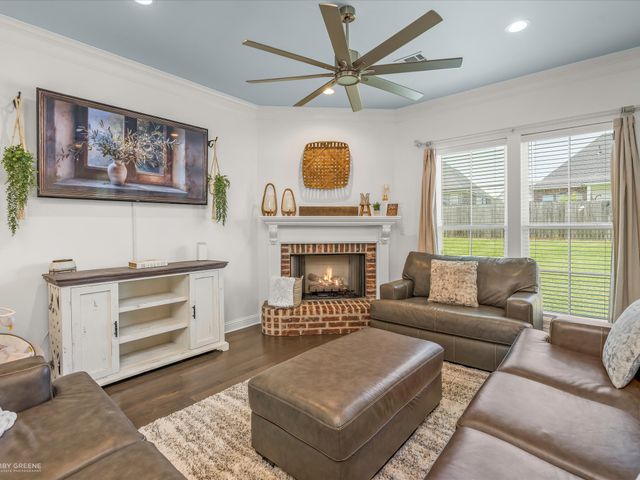 690 Lessie Drive, Stonewall, LA 71078