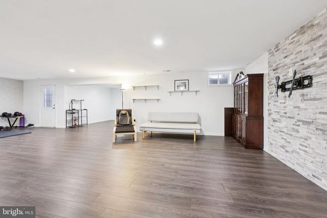 101 SOVEREIGN CT, Winchester, VA 22602