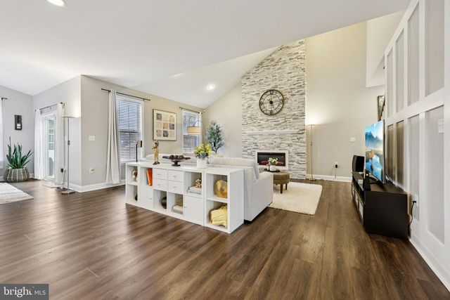 101 SOVEREIGN CT, Winchester, VA 22602