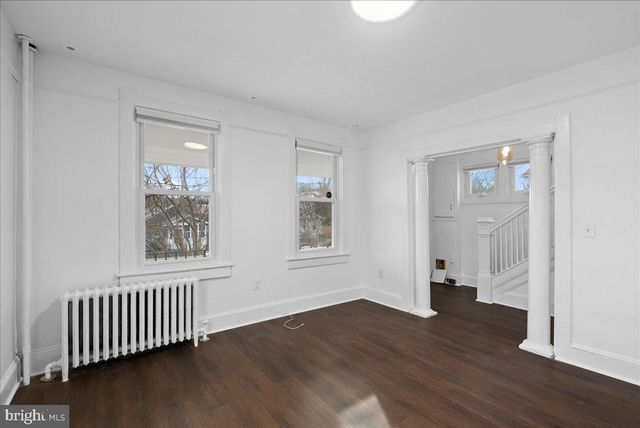 4252 CLAY ST NE, Washington, DC 20019