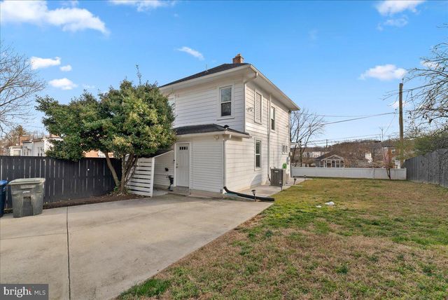 4252 CLAY ST NE, Washington, DC 20019