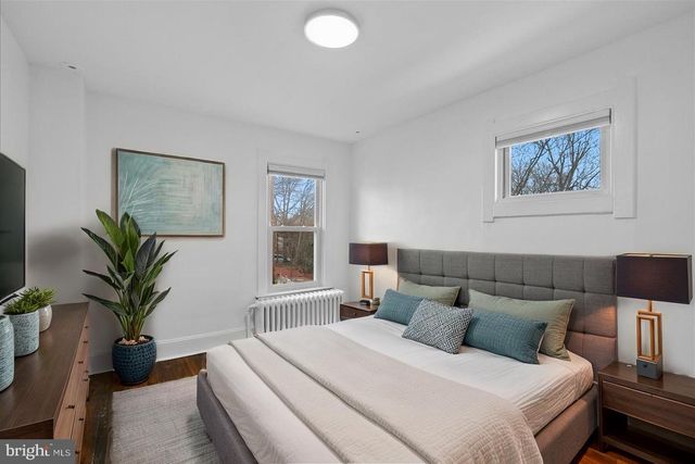 4252 CLAY ST NE, Washington, DC 20019