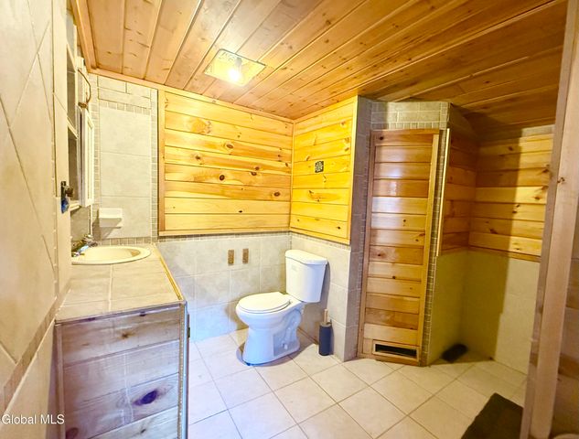 268 Glasshouse Creek Road, Day, NY 12835