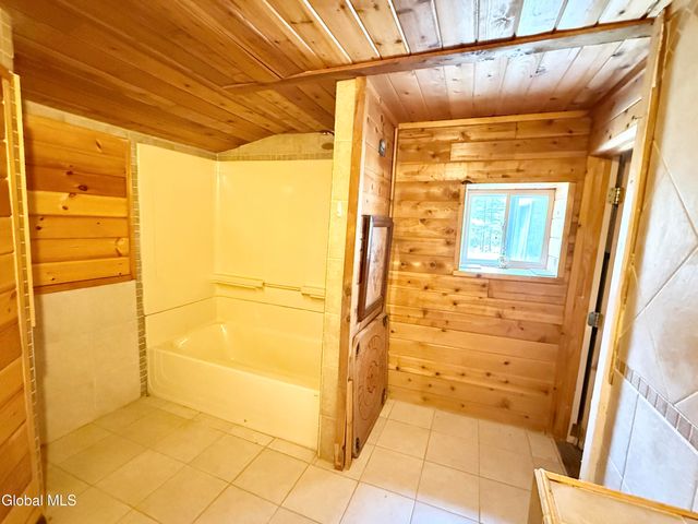 268 Glasshouse Creek Road, Day, NY 12835