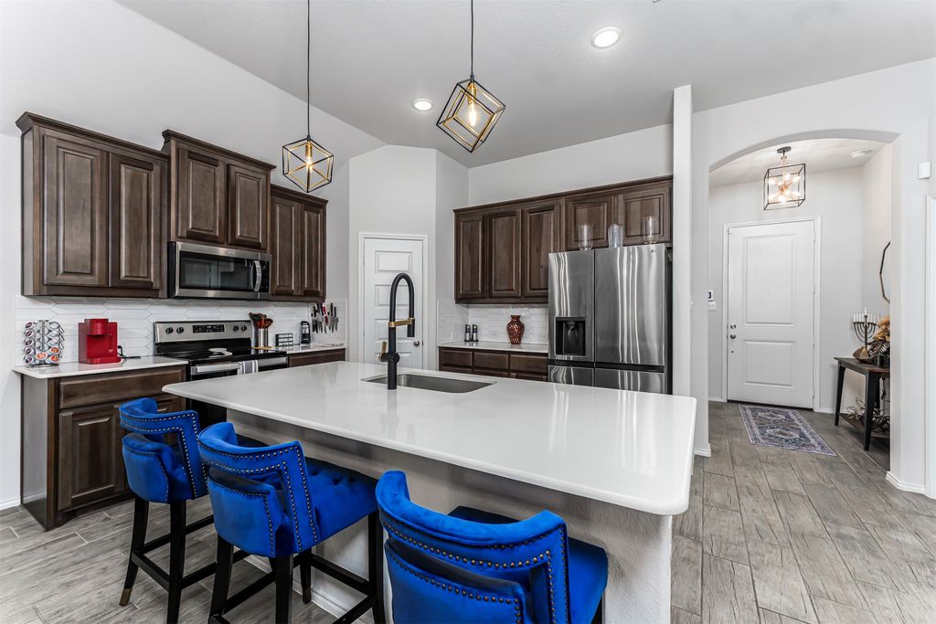 9921 Mescalbean Boulevard, Fort Worth, TX 76036 — photo 5