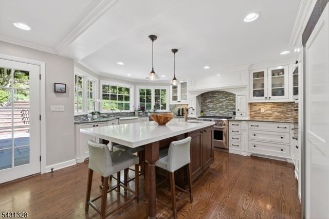 14 Cross Gates, Millburn Twp., NJ 07078