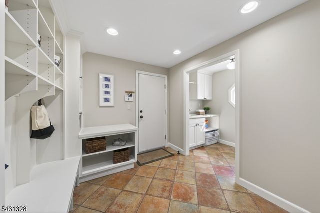14 Cross Gates, Millburn Twp., NJ 07078