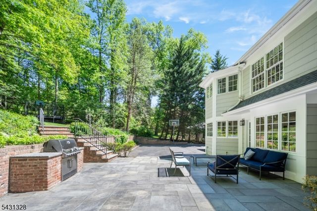 14 Cross Gates, Millburn Twp., NJ 07078