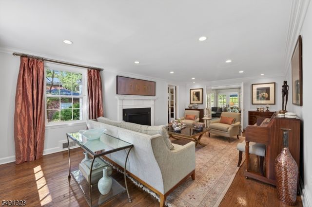 14 Cross Gates, Millburn Twp., NJ 07078
