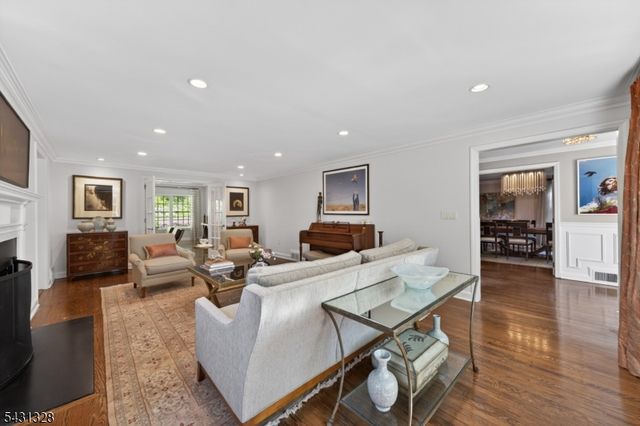 14 Cross Gates, Millburn Twp., NJ 07078