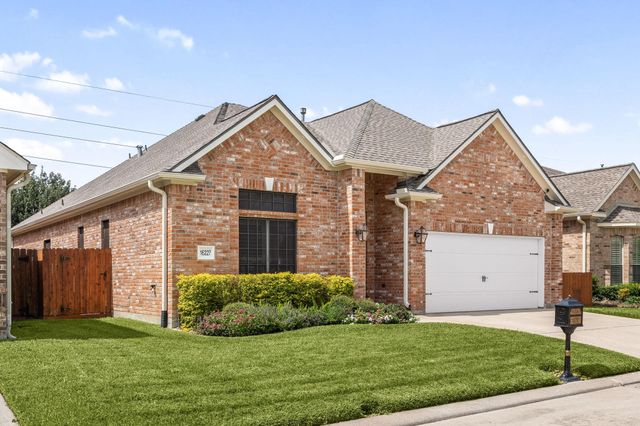 16227 Jordyn Lake Drive, Tomball, TX 77377