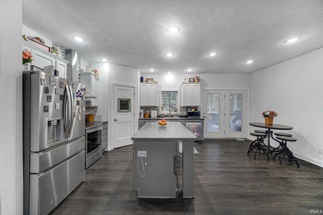 8788 9a Road, Plymouth, IN 46563