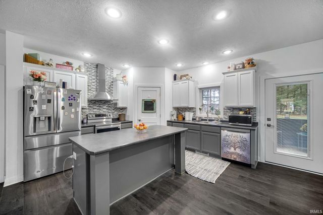 8788 9a Road, Plymouth, IN 46563