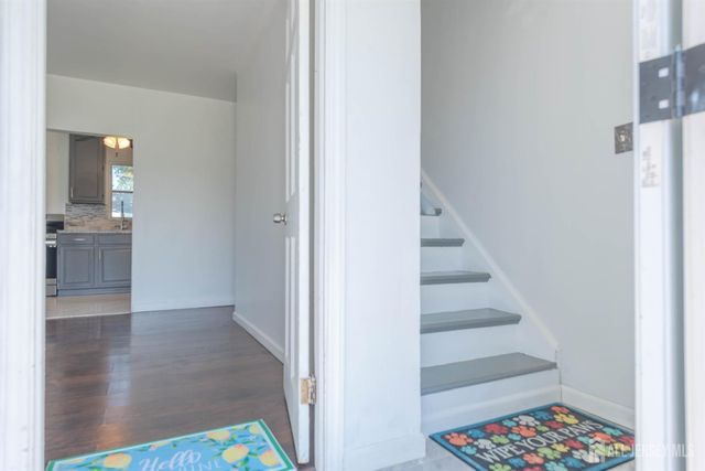 82 Markowitz Street, Carteret, NJ 07008